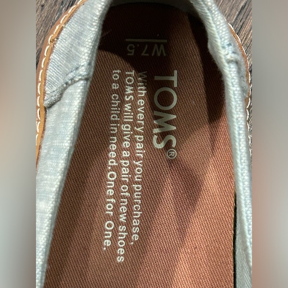 TOMS - Picture 11 of 11